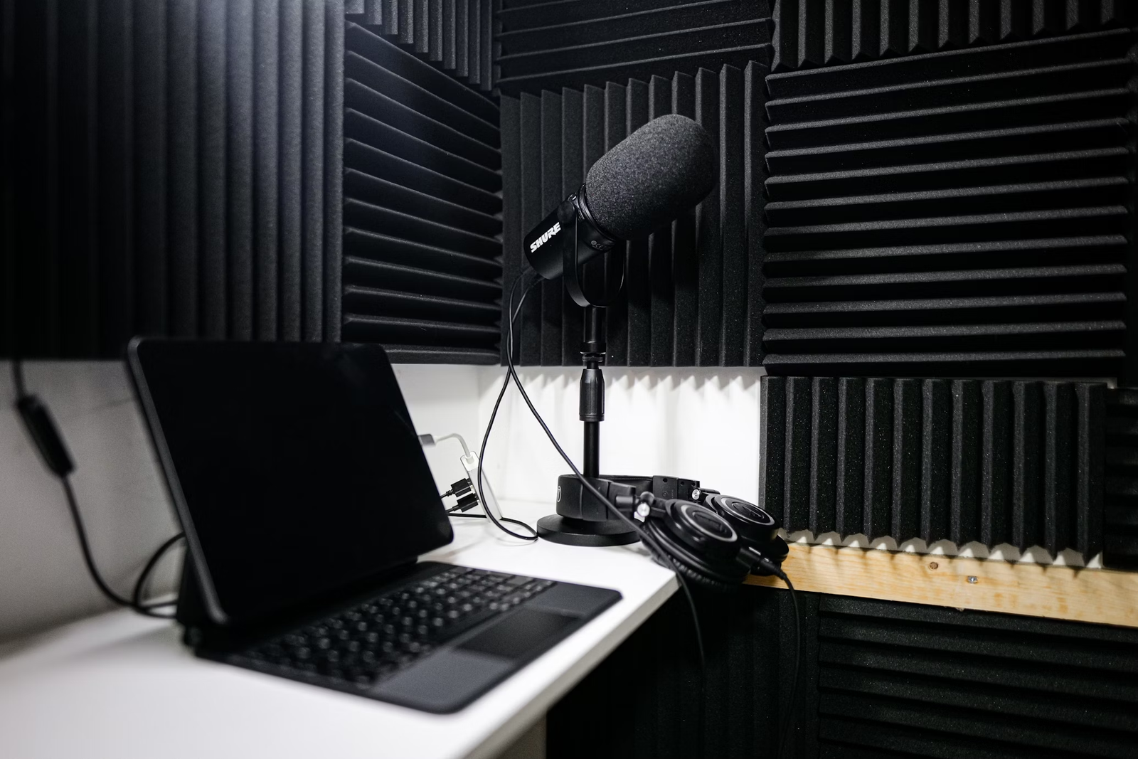 Read more about the article Soundproofing Secrets for Podcast Studios